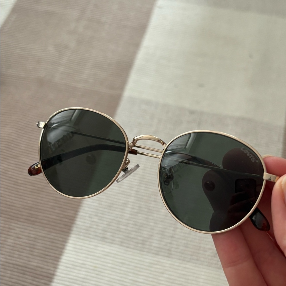 Levi's Gold Frame Sunglasses with Black Lenses